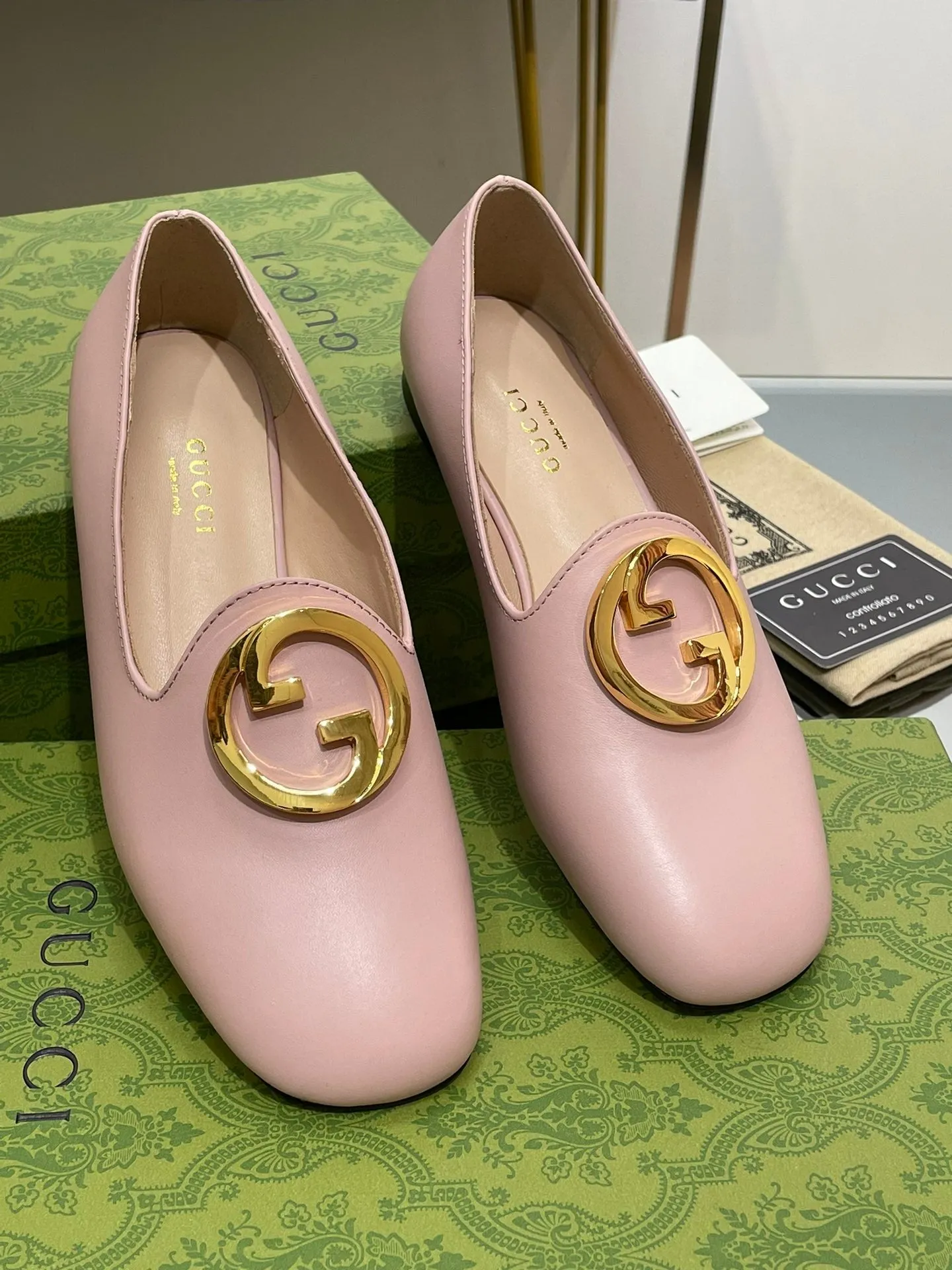 BLONDIE LOGO-PLAQUE LOAFERS IN LIGHT PINK CALFSKIN WITH GOLD HARDWARE