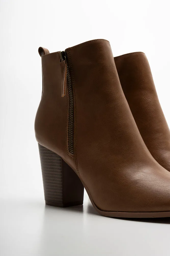 Boots Tan