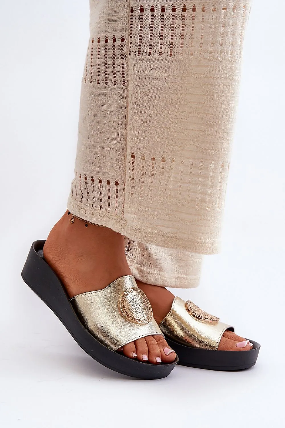 Flip-flops model 198480 Step in style