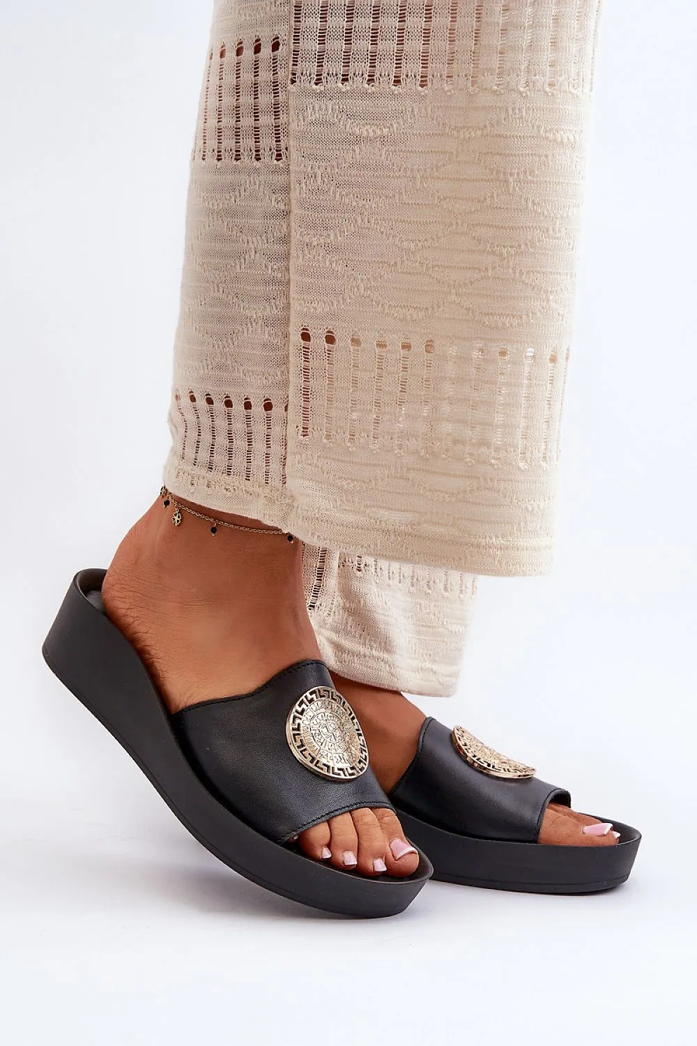 Flip-flops model 198480 Step in style