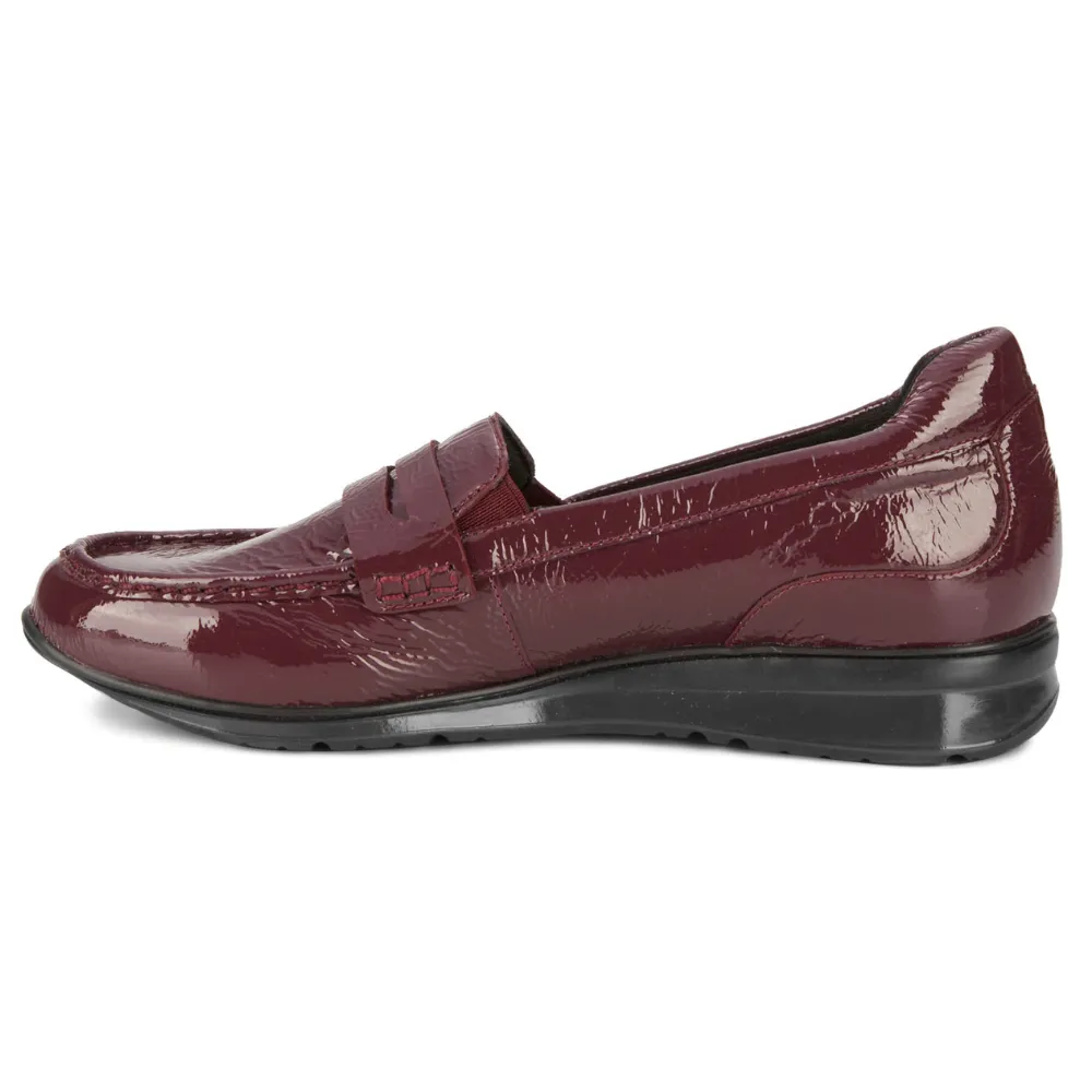 Ros Hommerson Dannon Berry Crinkle Patent Leather Loafer (Women's)