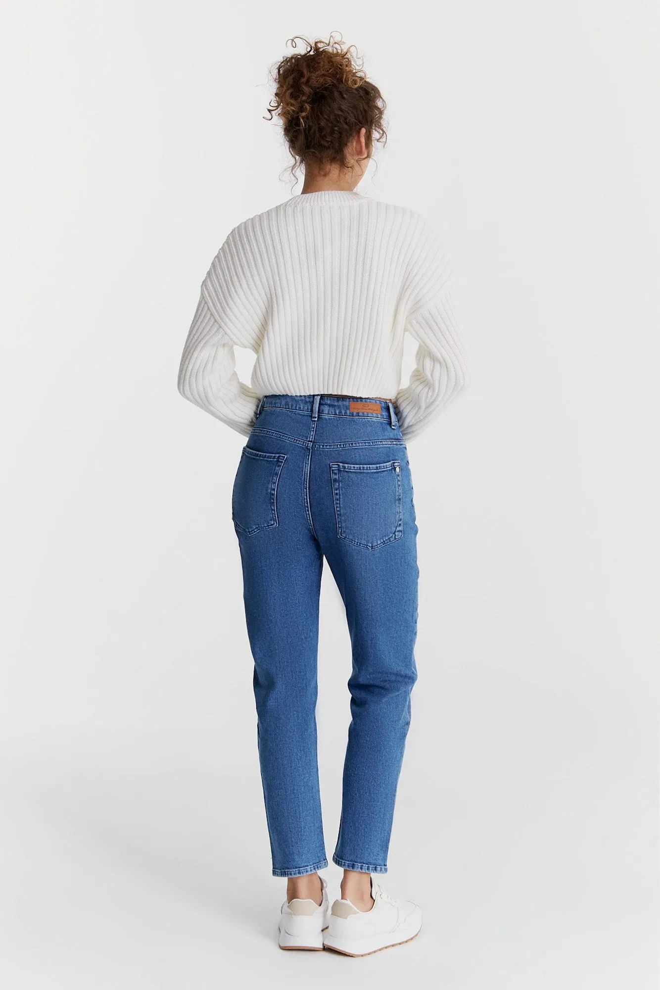 Victoria - Mid Waist 5 Pocket Regular Fit Jeans - Medium Blue