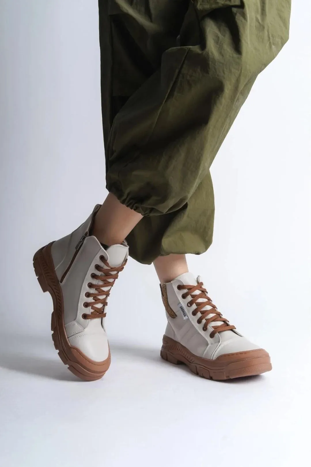 Women's Patterned Casual Orthopedic Stylish Boots - Tan